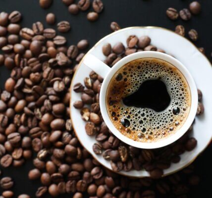 Beber más de 2 tazas de café al día